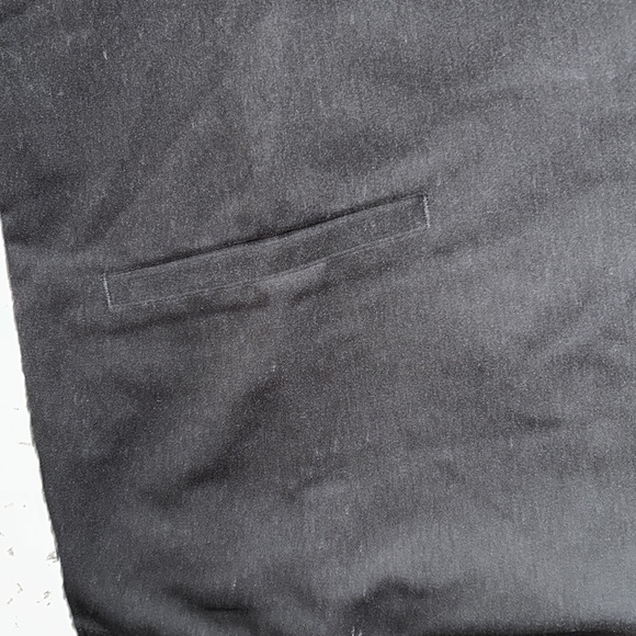 FIGS Black Two Pocket Scrub Top Size Small - Picture 4 of 5